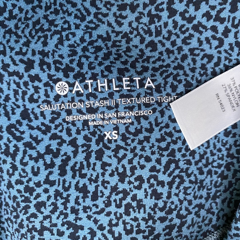 ATHLETA SALUTATION STASH II Textured Tight - Picture 4 of 4